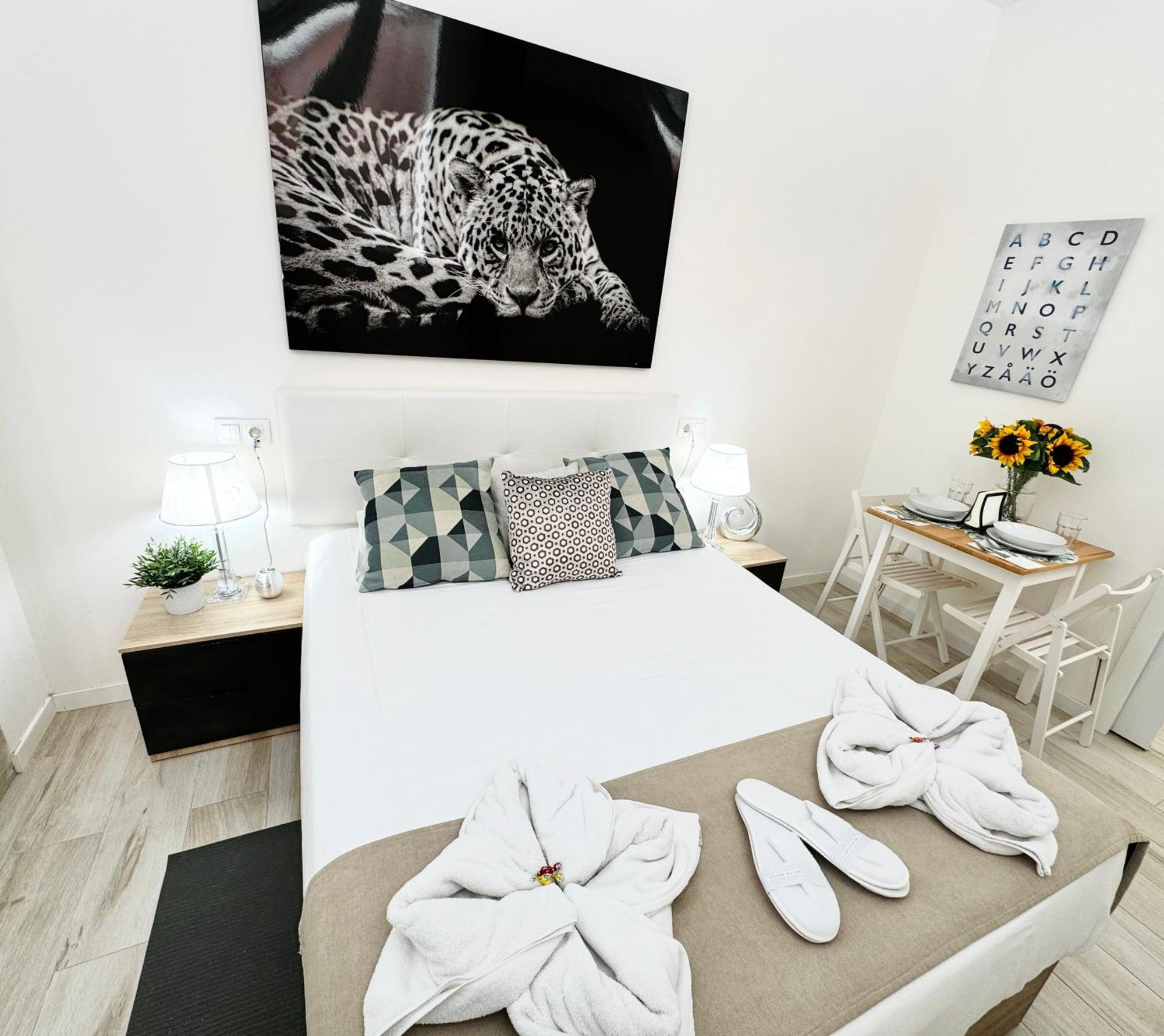 Cinco Torres Suites Madrid Exteriér fotografie